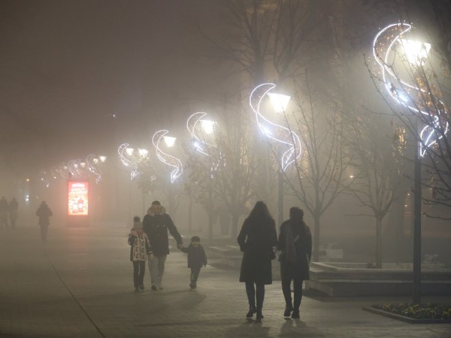 Banjalučani se i večeras guše u smogu (FOTO)