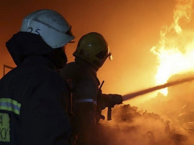 Hrvatska: Požar u Zaboku pod kontrolom, čekaju se rezultati kvaliteta vazduha Hrvatska: Požar u Zaboku pod kontrolom, čekaju se rezultati kvaliteta vazduha