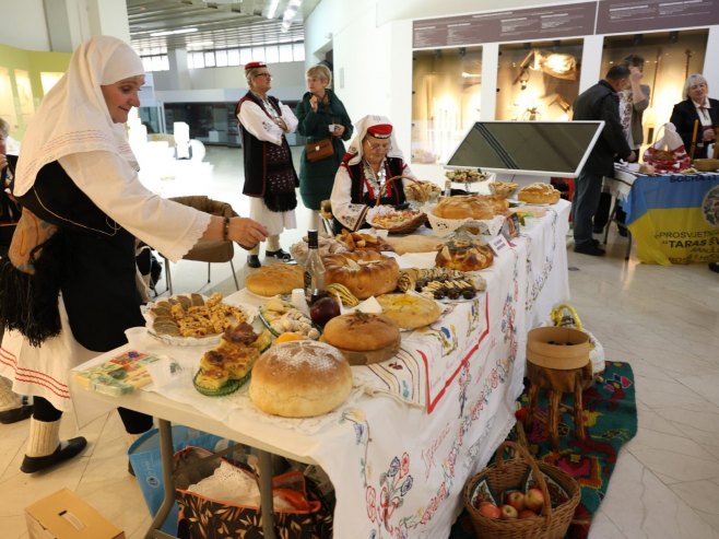 Festival "Česnica" krenuo iz Banjaluke: Završnica u Gornjem Milanovcu (FOTO)