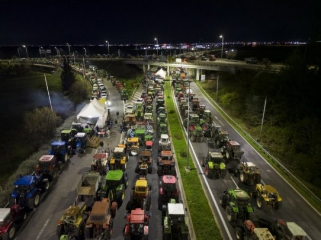 Grčka, protesti poljoprivrednika (foto: EPA/NICOLAOS HATZIPOLITIS) Grčka, protesti poljoprivrednika (foto: EPA/NICOLAOS HATZIPOLITIS) -