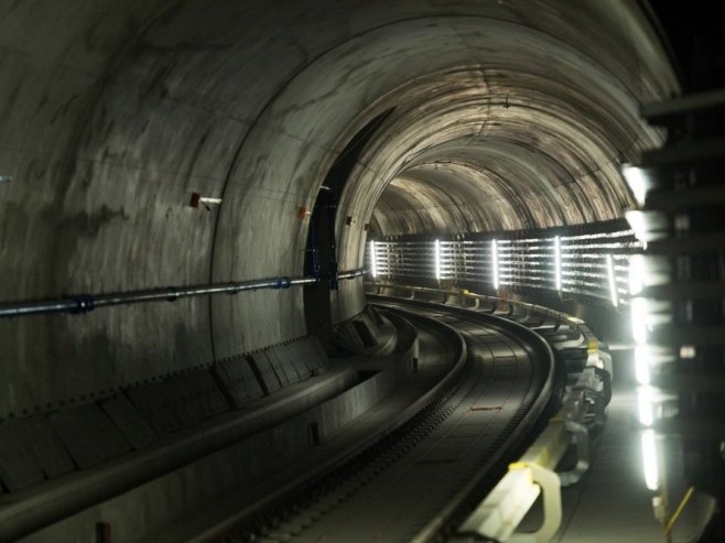 Tunel (Foto: EPA/CHRISTIAN BRUNA) Tunel (Foto: EPA/CHRISTIAN BRUNA) -
