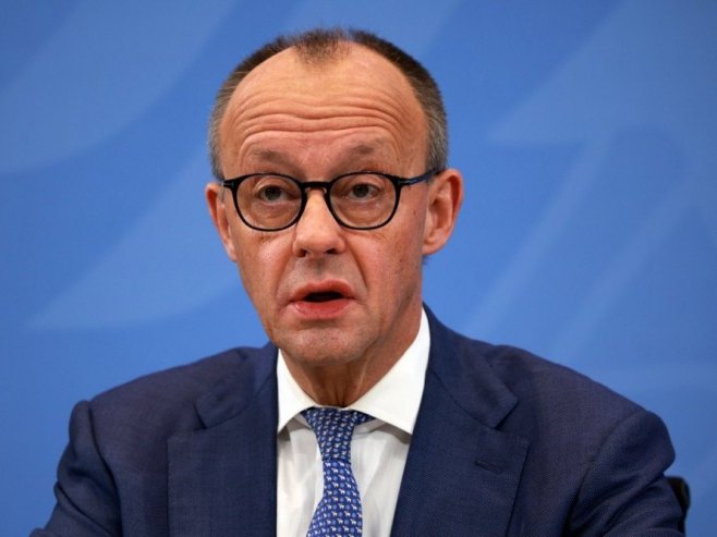 Merc napustio pregovore u Berlinu nakon kratkog pozdrava