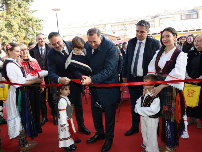 Otvoren vrtić u Derventi Otvoren vrtić u Derventi - Foto: ZIPAPHOTO/Borislav Zdrinja
