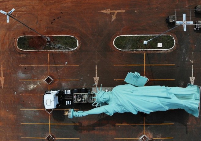 Srušio se Kip slobode u Brazilu (VIDEO)