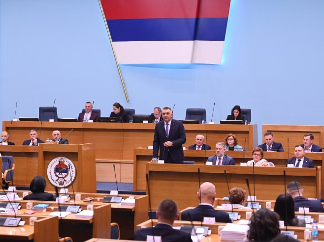 Minić Vukanoviću: Sve što radite je najobičniji spin, avion Vlade nije letio za Rim