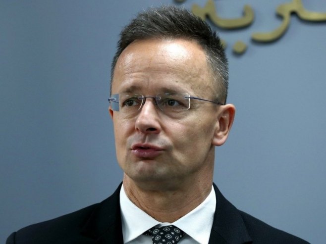 Sijarto: Kupujemo 400 miliona metara kubnih američkog LNG-a