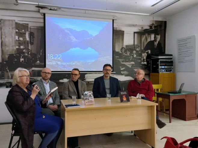 U Beogradu predstavljena knjiga "Virtuelna lomača: Kako društvene mreže razaraju javnu debatu?"