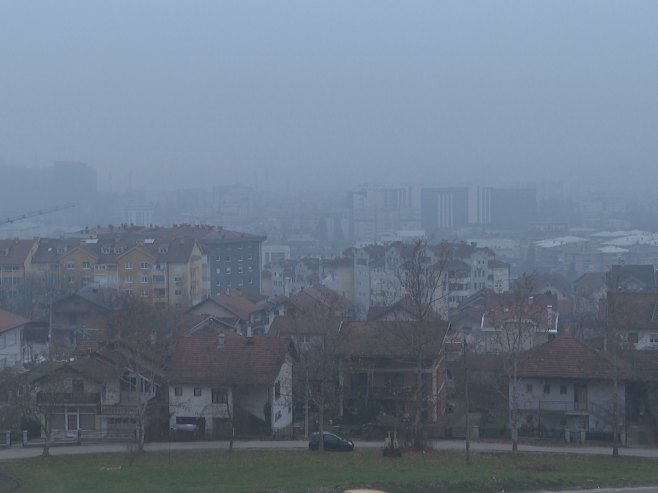 Magla u pojedinim mjestima ostaje tokom cijelog dana, u ostalim krajevima sunčano Magla u pojedinim mjestima ostaje tokom cijelog dana, u ostalim krajevima sunčano