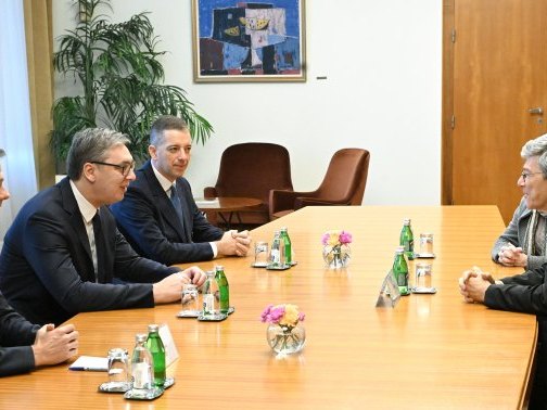 Vučić razgovarao sa DŽefrijem Saksom