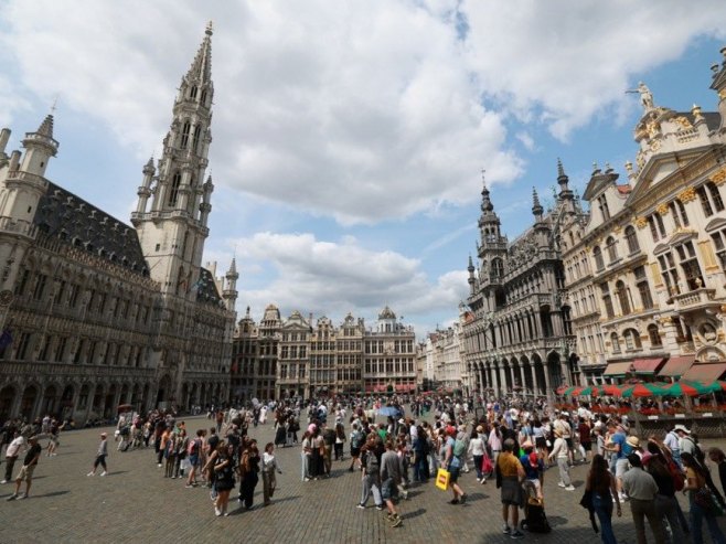 Haos u Briselu, evropski poljoprivrednici protestuju