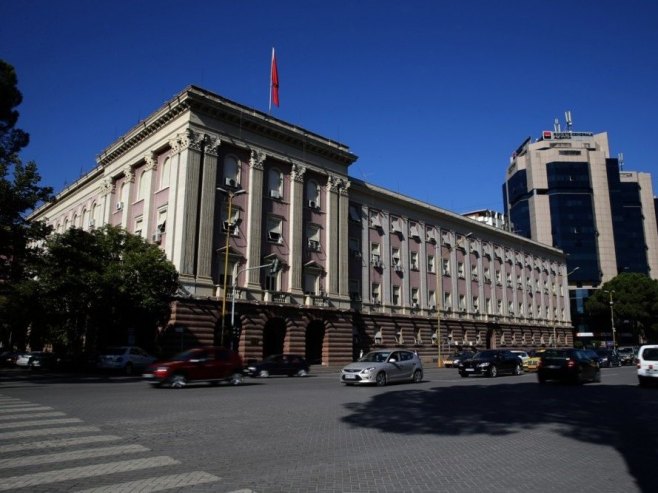 Tuča u albanskoj Skupštini: Poslanici se sukobili sa policijom (VIDEO)