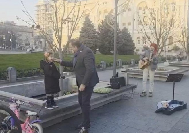 Dodik: Praznici su u dječijem osmijehu i u trenucima koji se ne planiraju planiraju