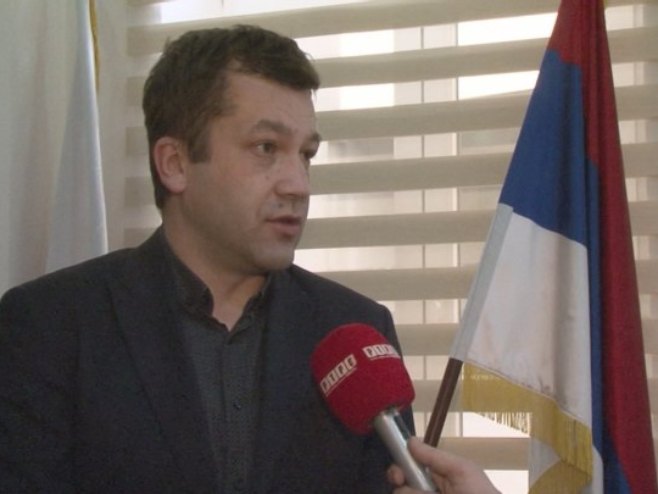 Vučić: Stvoriti preduslove za dovođenje investitora koji će otvoriti nova radna mjesta