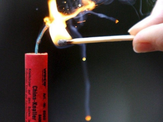 Maloljetnik teže povrijeđen od pirotehničkog sredstva