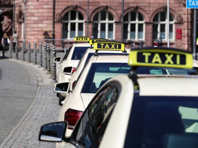 Frankfurt uveo noćni taksi za žene