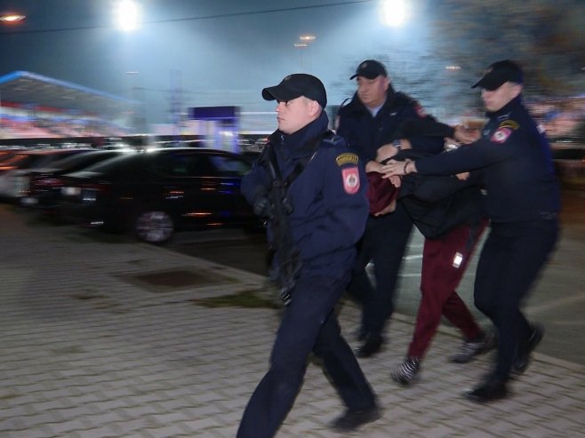 Banjalučanin koji je palicom pretukao dva muškarca predat Tužilaštvu (VIDEO)