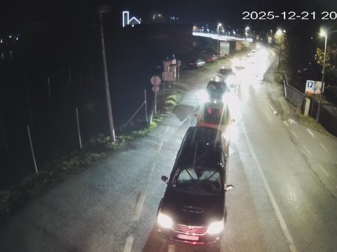 I dalje gužve na granici - čeka se satima u dugim kolonama