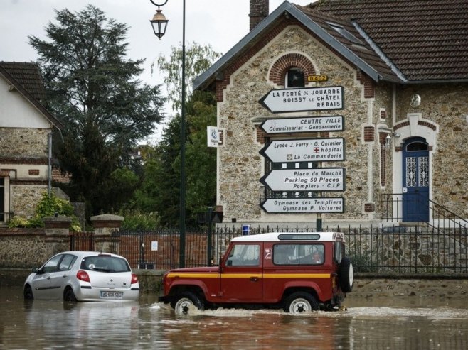 Јako nevrijeme na jugu Francuske, desetine evakuisanih u Monpeljeu, zatvoreni putevi (VIDEO)