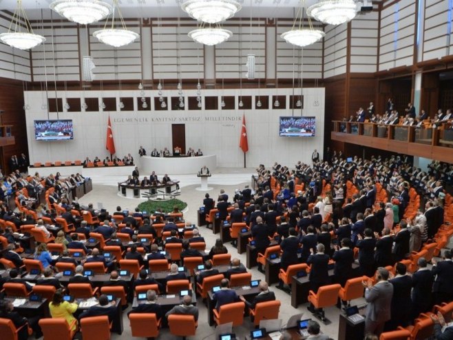 Masovna tuča u turskom parlamentu (VIDEO)
