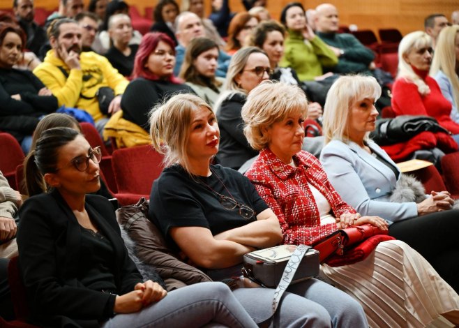 Gradiška: Premijerno prikazane dvije epizode serije "Osmica"