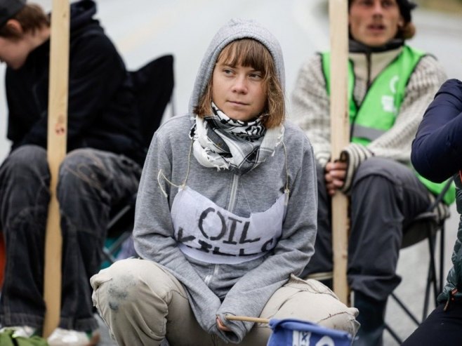 Greta Tunberg uhapšena u Londonu na protestu u znak podrške Palestinskoj akciji (VIDEO)