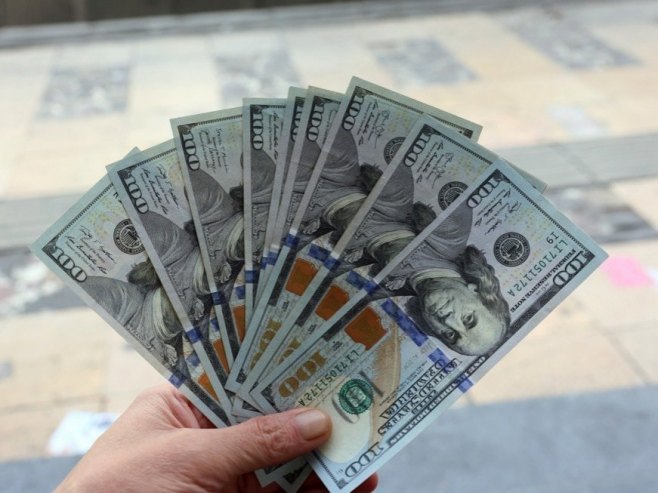 Dolar u padu, očekuje se najgora godina od 2017.