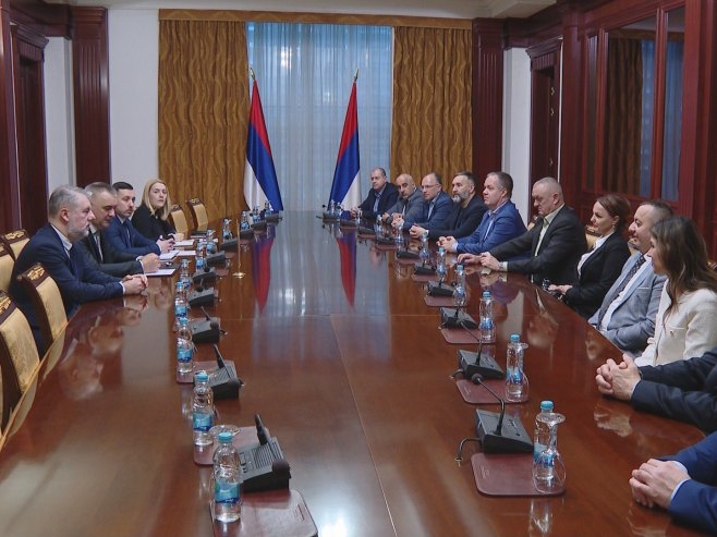 Minić sa hirurzima Srpske i Srbije: Imamo visok nivo zdravstvenih usluga