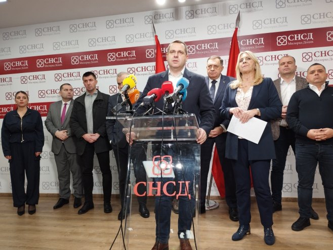 UŽIVO - Konferencija za novinare nakon Izvršnog komiteta SNSD-a
