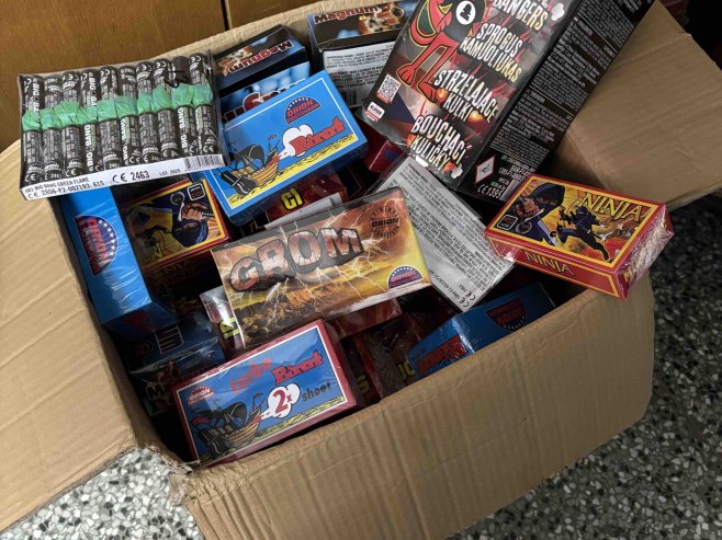 Oduzeta pirotehnička sredstva u Kozarskoj Dubici (FOTO)