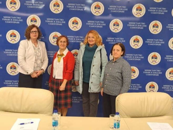 Senka Јuić sa predstavnicima humanitarnih organizacija - Foto: Ustupljena fotografija