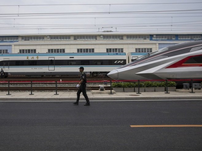 Testiran kineski voz - dostigao rekordnu brzinu od 800 kilometara na čas