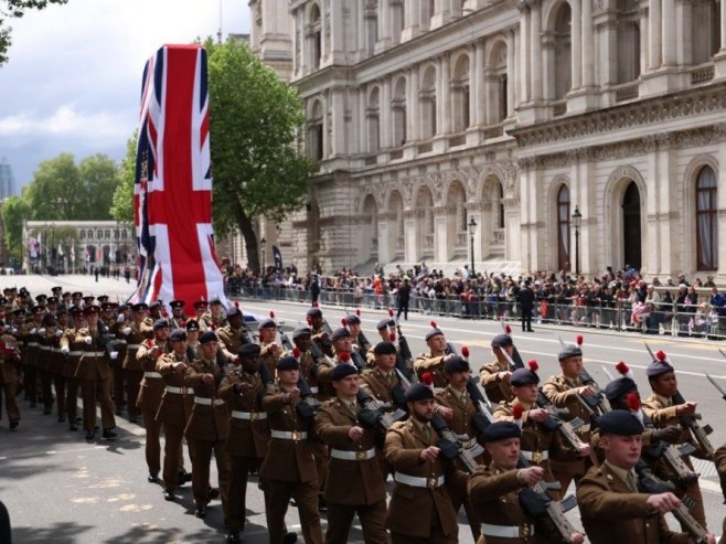 Britanci uvode dobrovoljnu plaćenu vojnu obuku za mlade - cilj "zaštita od Rusije"