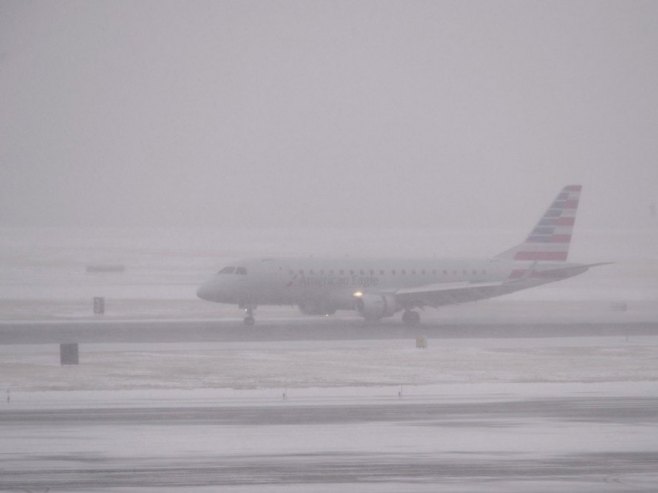 Broj otkazanih i odloženih letova u SAD premašio 10.000
