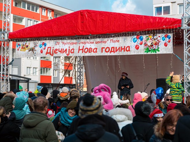 Pale - Dječija Nova godina - Foto: SRNA