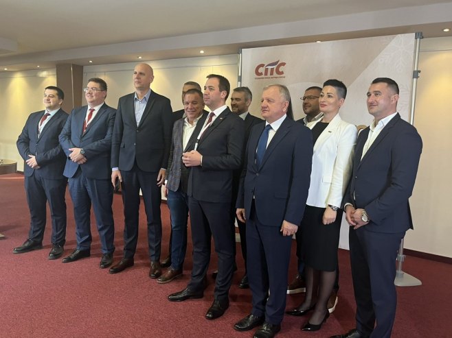 Selak: Osuda postupanja CIK-a i snažna podrška Siniši Karanu