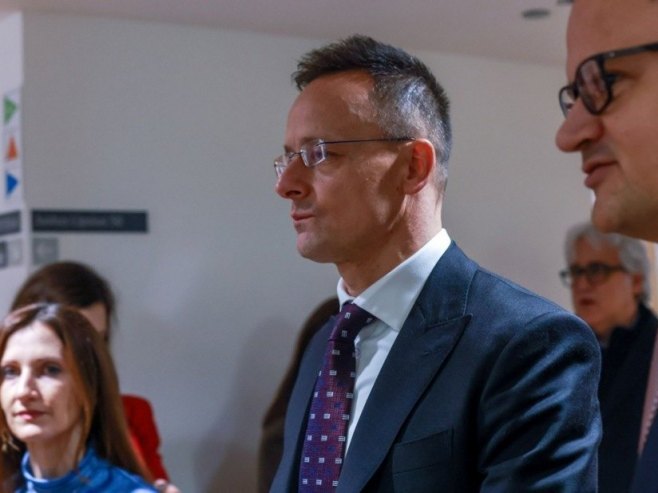 Sijarto: Mađarska 2026. neće primiti nijednog migranta