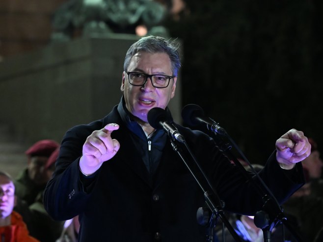 Vučić se zahvalio okupljenima ispred Doma Narodne skupštine, počinje uklanjanje šatora (VIDEO)