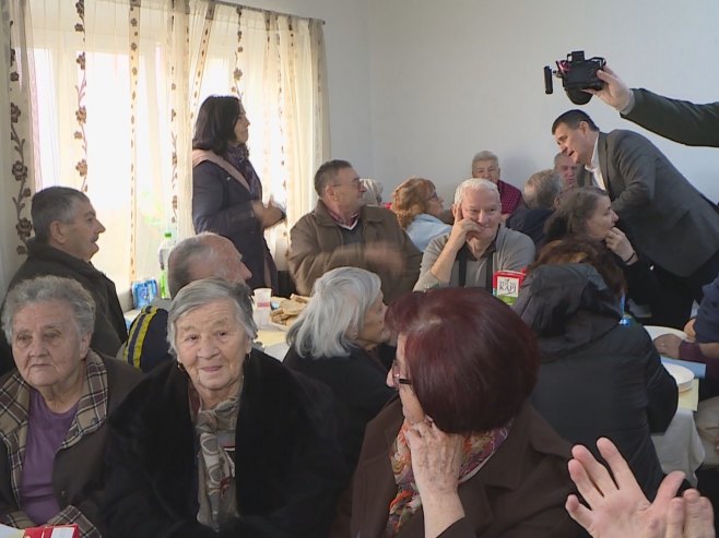 Svečani novogodišnji ručak za oko 500 korisnika javne kuhinje "Mozaik prijateljstva"