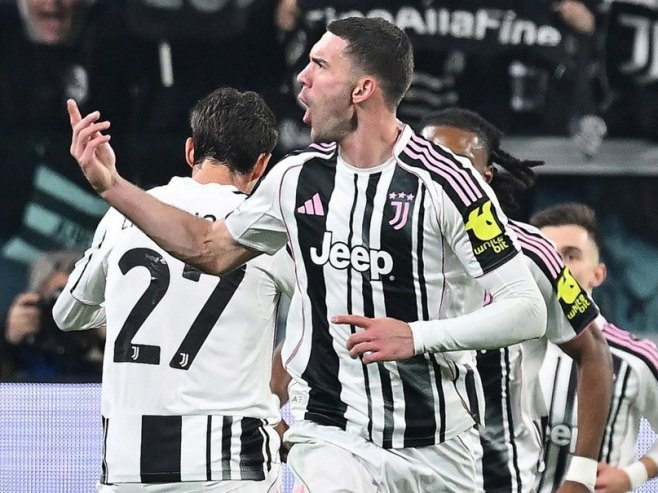 Barselona zainteresovana za srpskog fudbalera Dušana Vlahovića