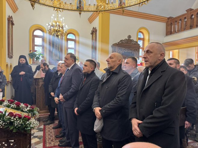 Dan sjećanja na Petra Popovića Peciju; Liturgiji prisustvuju Dodik i Egić (FOTO)