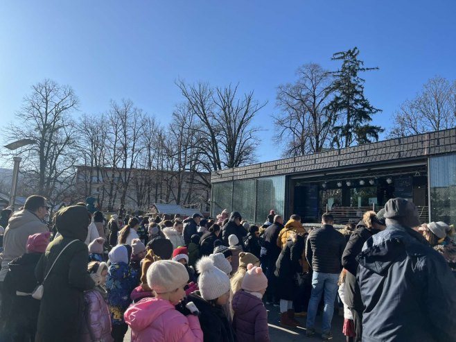 Mališani u Banjaluci obilježili dječiju Novu godinu (VIDEO)