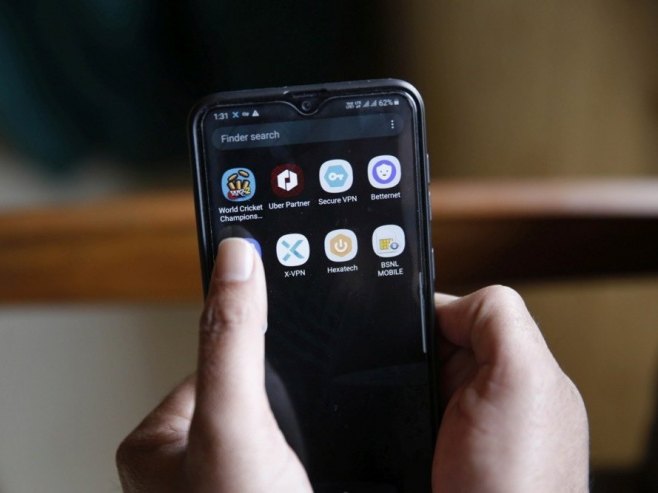 Mlađi od 15 godina u Francuskoj ostaju bez društvenih mreža