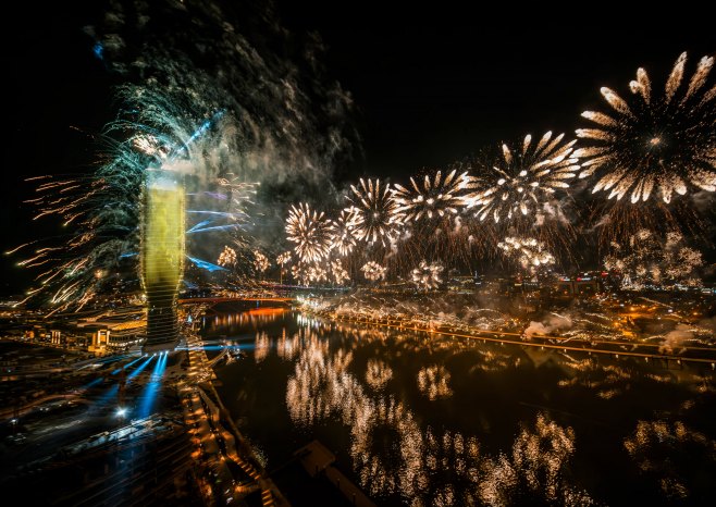 Veliki broj građana i turista dočekuje 2026. u Beogradu