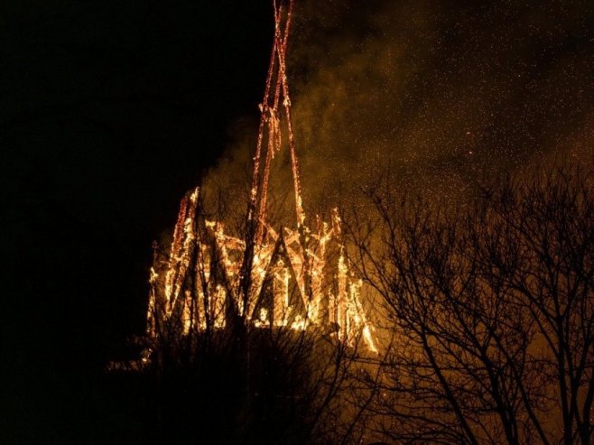 Izgorjela crkva u Amsterdamu stara 154 godine (VIDEO)