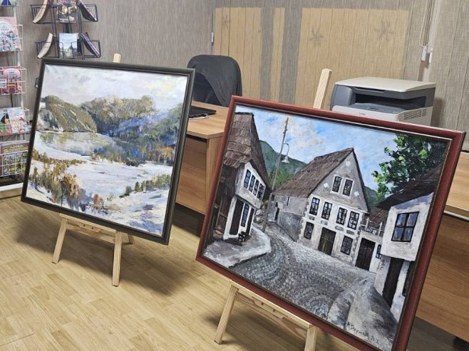 Mrkonjić Grad: Otvorena izložba slika "Izokola"