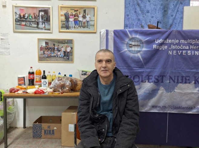 Tradicionalna humanitarna božićna akcija za 140 porodica i oboljelih od multiple skleroze u Nevesinju (FOTO)