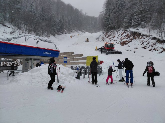 U Ski-centru "Igrišta" otvorena sezona skijanja (FOTO)