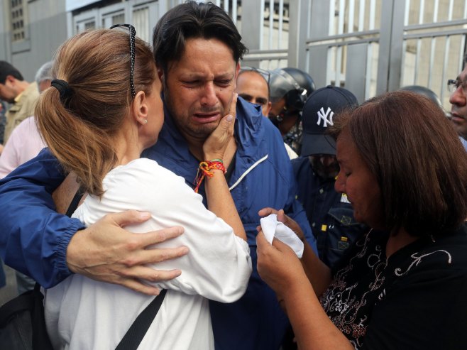 Puč u Venecueli (Foto: EPA/Miguel Gutiérrez) - 