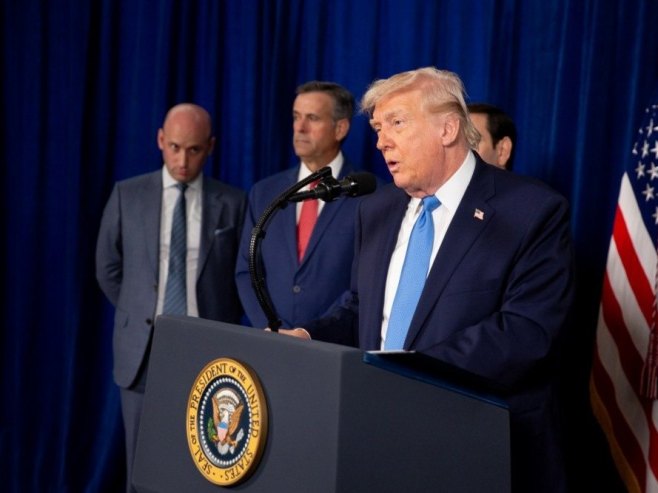 Donald Tramp (foto: EPA/NICOLE COMBEAU) Donald Tramp (foto: EPA/NICOLE COMBEAU) -