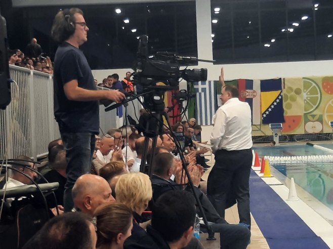 Vaterpolisti Srbije protiv Španije, prisustvuju Dodik i Ćurić (VIDEO)